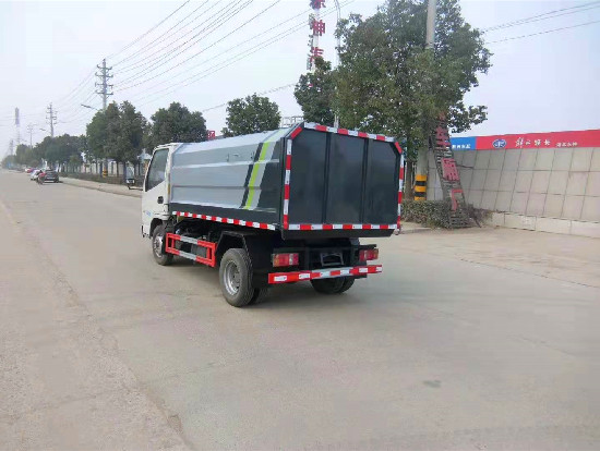 凱馬4方自裝卸式垃圾車(chē)