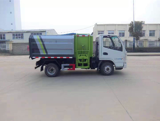 凱馬4方自裝卸式垃圾車(chē)